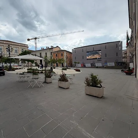 Dimora Piazza Palazzo LʼAquila